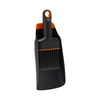 Fiskars dvostrana sadilica i set mini metle (1071302) Fiskars dvostrana sadilica i set mini metle (1071302)