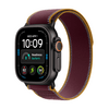 Apple Watch Ultra 4, Fekete titán tok, Burgundy terep pánt, M/L (MJC44QH/A)