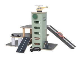 Emeletes fa parkolóház lifttel és járművekkel (W7230) Emeletes fa parkolóház lifttel és járművekkel (W7230)