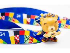 UEFA 2024 Albert nyakba akasztós kulcstartó UEFA 2024 Albert nyakba akasztós kulcstartó