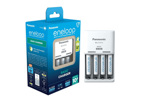 Eneloop K-KJ51MCD04E töltő + 4 db AAA 800mAh akku