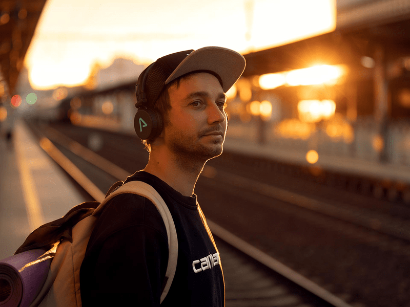 LAMAX Blaze2 Összecsukható Vezeték nélküli fejhallgató, fekete ( LXOHMBLZ2CNBA)