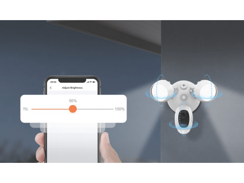 Ezviz LC1C Okos biztonsági kamera integrált lámpával, Fehér