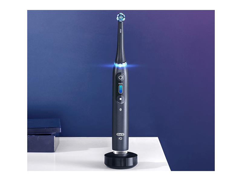 Oral-B iO8 Elektromos fogkefe, fekete