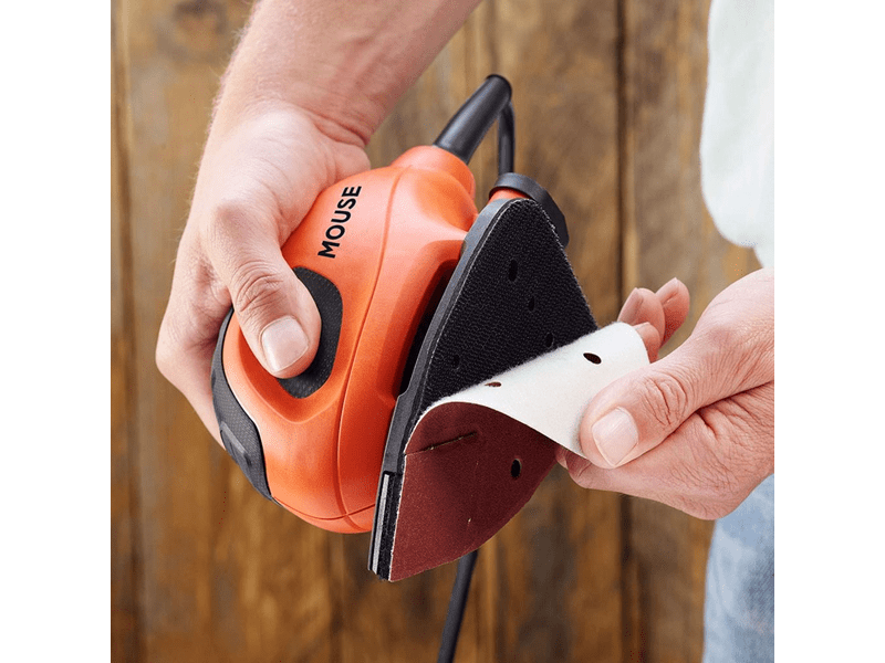 BLACK + DECKER BEW230BC-QS Rezgőcsiszoló 15 db tartozékkal