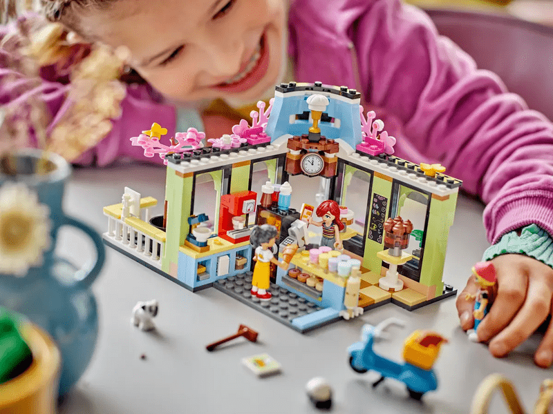 LEGO® Friends Heartlake City kávézó (42618)