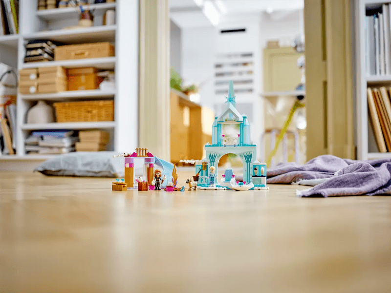 LEGO® Disney Jégvarázs Elza jégkastélya (43238)