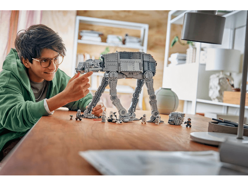 LEGO® Star Wars™ Az Újjászületett Birodalom AT-AT™ lépegetője INT-4-gyel (75454)