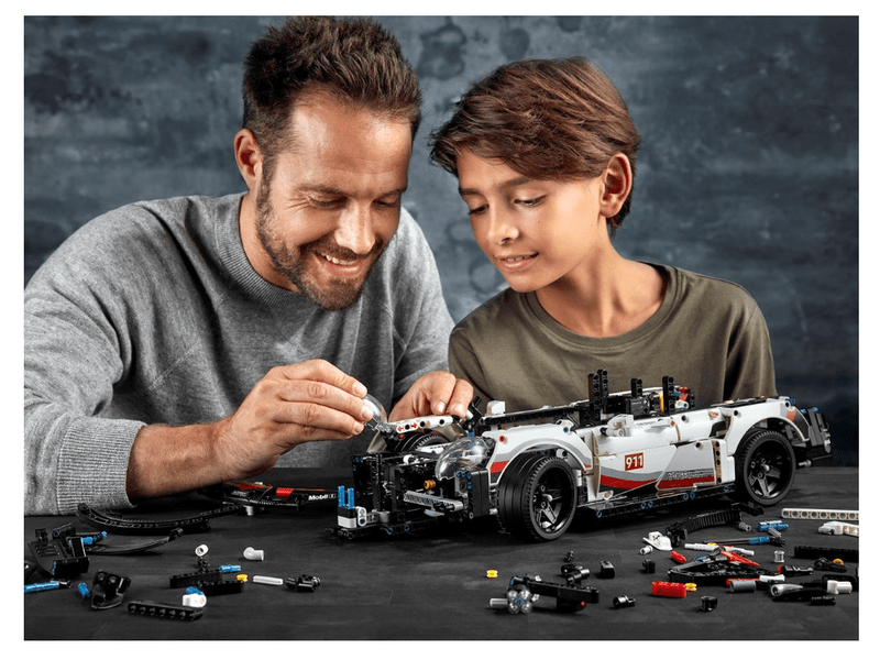 LEGO® Technic™ Porsche 911 RSR (42096)