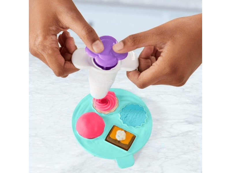 Play-Doh: Varázslatos konyhai robotgép gyurmakészlet (F47185L0)