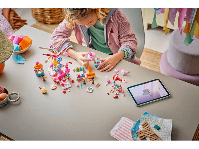 LEGO® Friends Cukorkával és muffinnal díszített óriáskerék (42700)