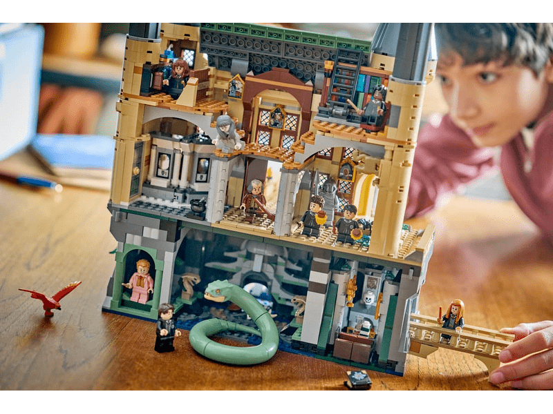 LEGO® Harry Potter™ Roxfort™ kastély: Keleti szárny (76473)