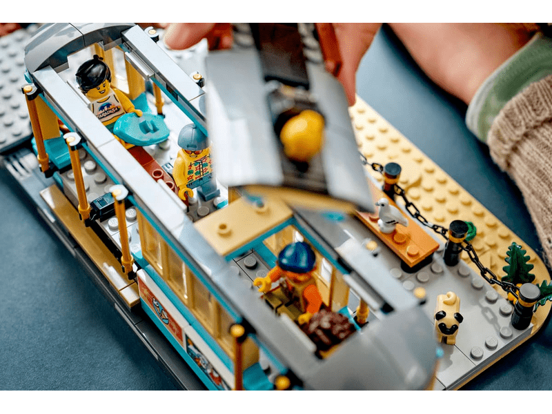 LEGO® City Klasszikus tengerparti villamos (60506)