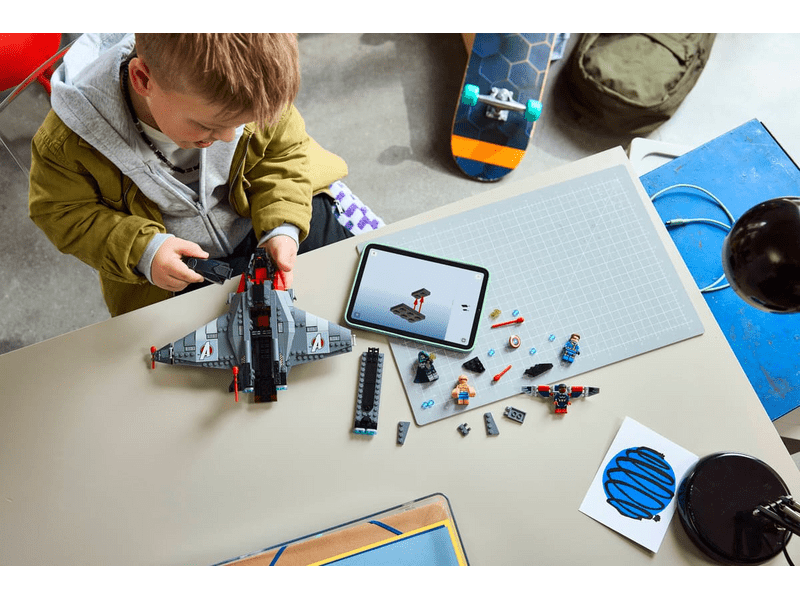LEGO® Marvel Bosszúállók: Doctor Doom ébredése Quinjet (76347)