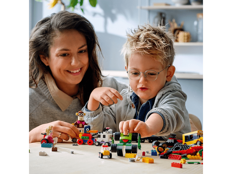 LEGO® Classic Kockák és járművek (11014)