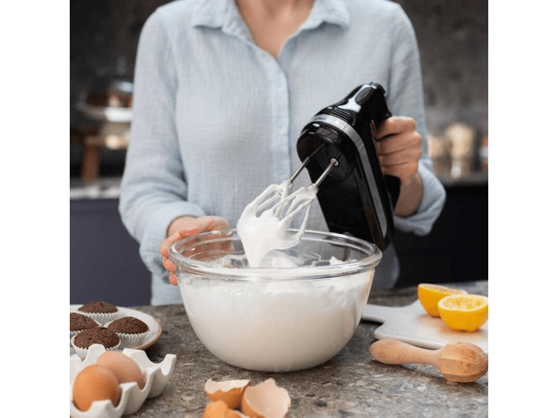 KitchenAid 5KHM6118EOB 6-sebességes szilikonos kézi mixer