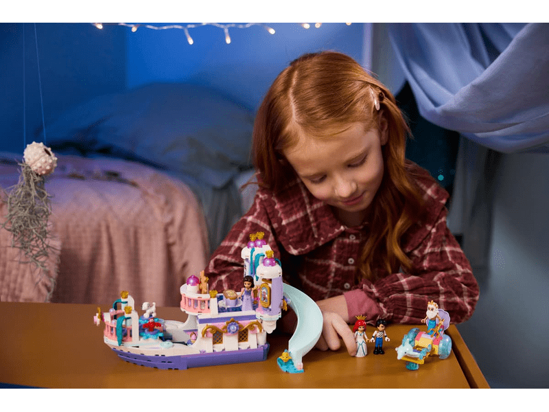 LEGO® Disney Princess Ariel esküvői hajója (43299)