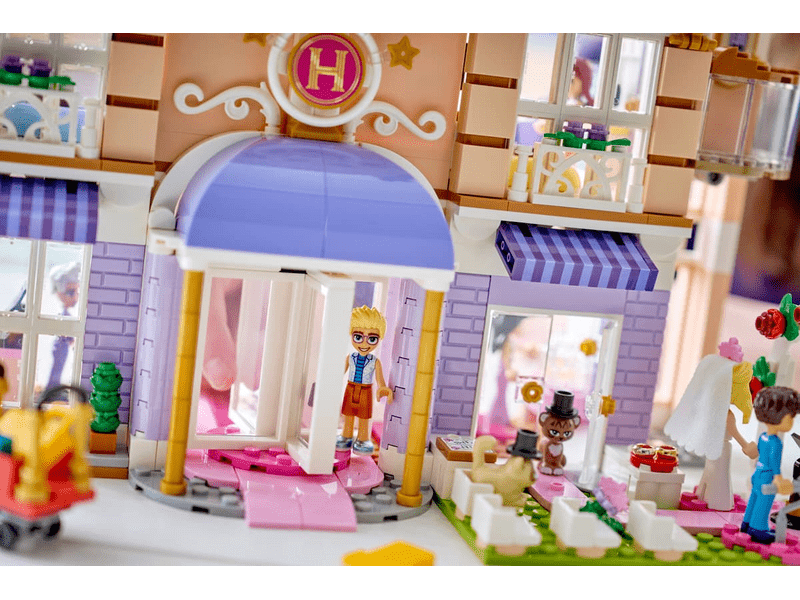 LEGO® Friends Heartlake City Grand Hotel (42704)