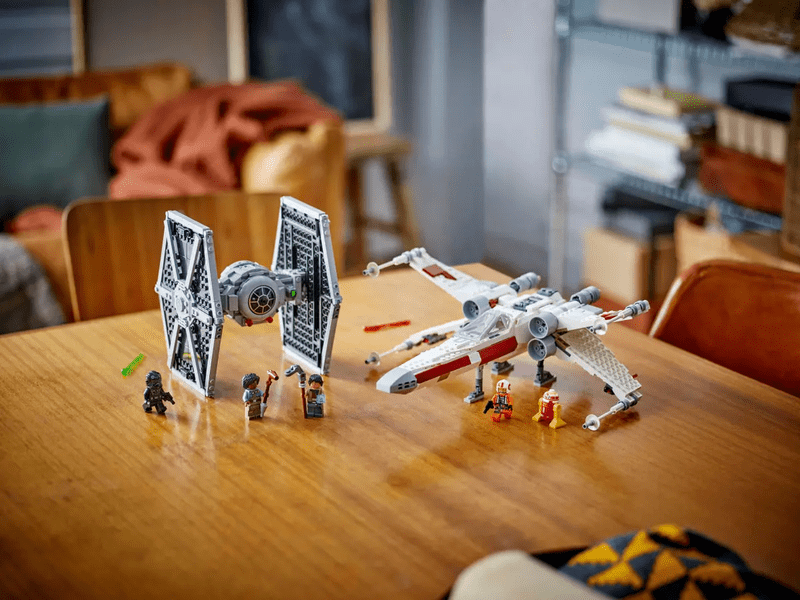 LEGO 75393 TIE Fighter és X Wing mix