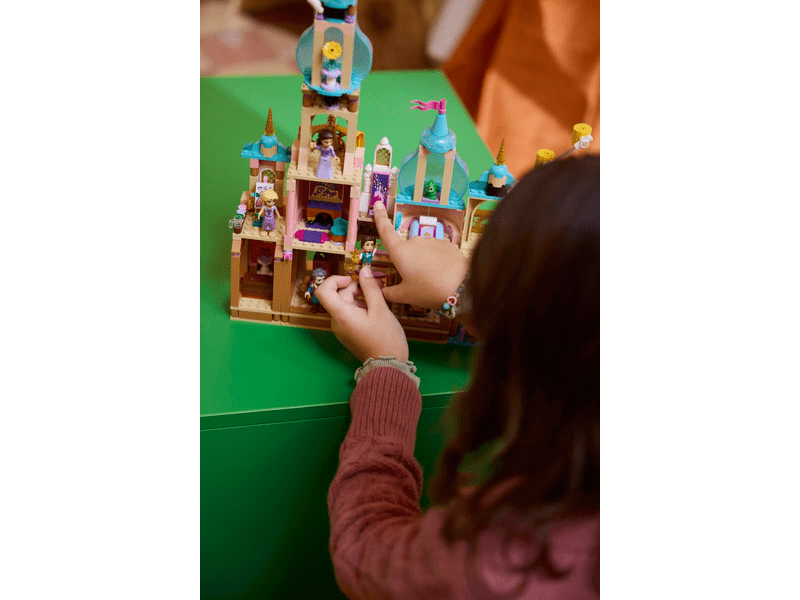 LEGO® Disney Princess Aranyhaj kastélya (43297)