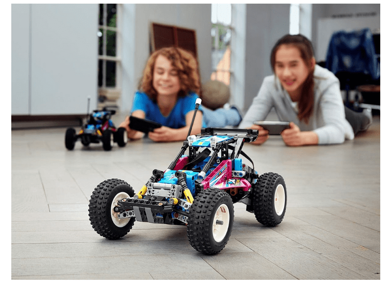 LEGO® Technic™ Terepjáró homokfutó (42124)