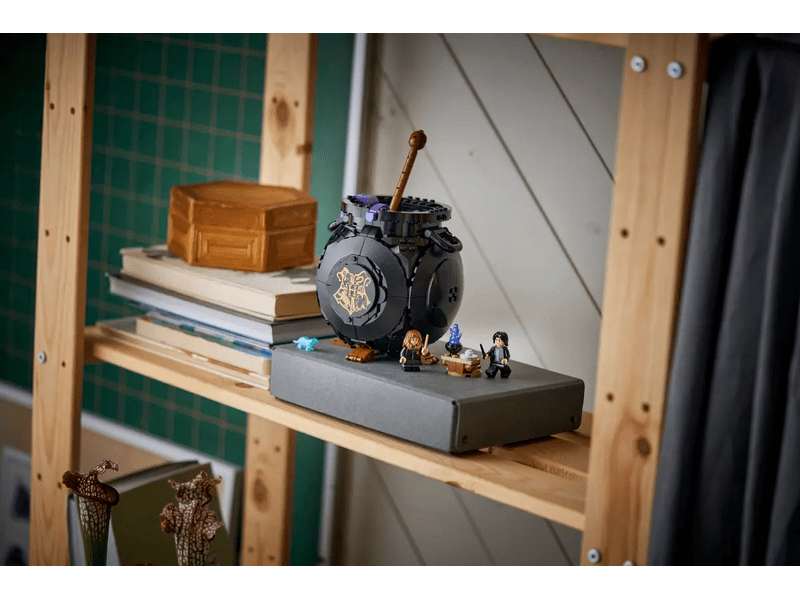 LEGO® Harry Potter™ Üst: Titkos bájitaltanóra-terem (76464)