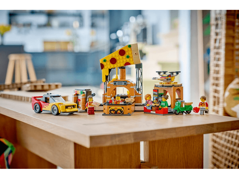 LEGO® City Pizzéria kiszállító járművekkel (60496)