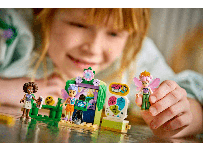 LEGO® Friends Körhinta virágokkal és tündérekkel (42702)