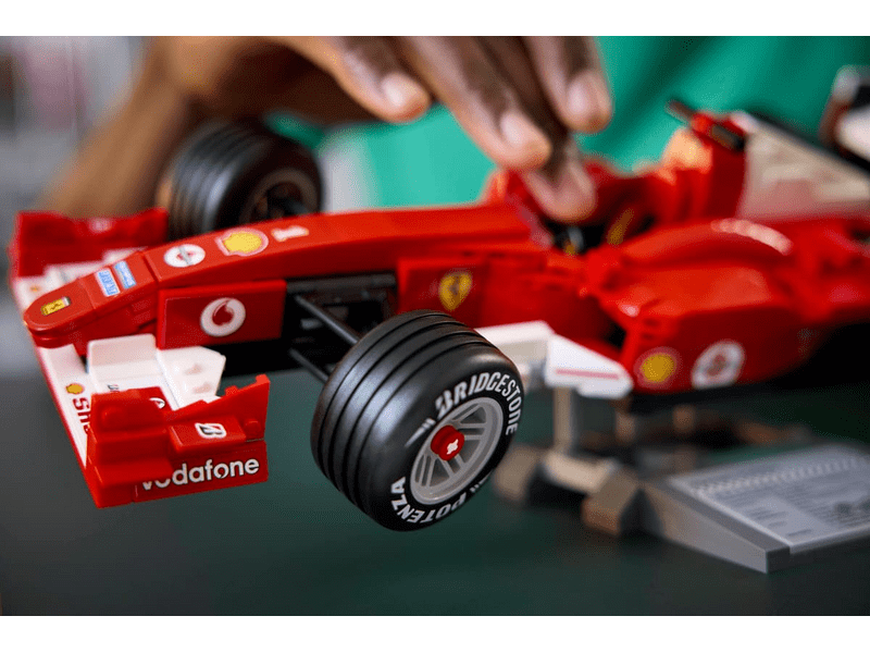 LEGO® Icons Ferrari F2004 és Michael Schumacher (11375)
