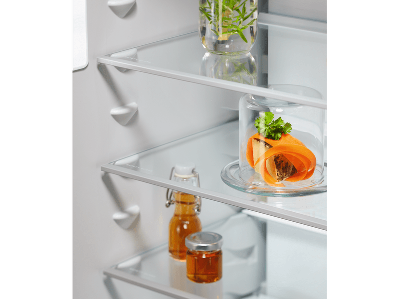 Electrolux ENA7CE18S3 Beépíthető kombinált hűtőszekrény