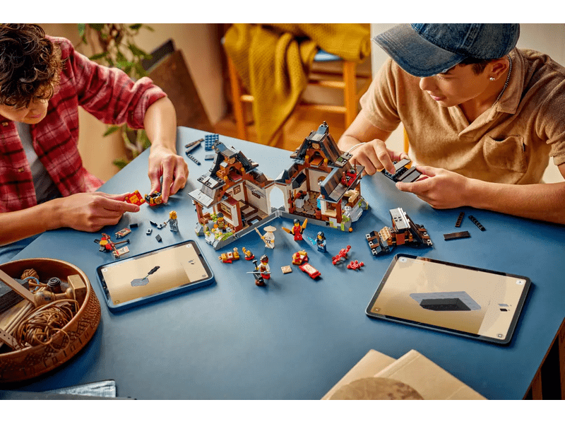 LEGO® Ninjago® Négy Fegyver Kovácsműhely, 15. évforduló (71858)