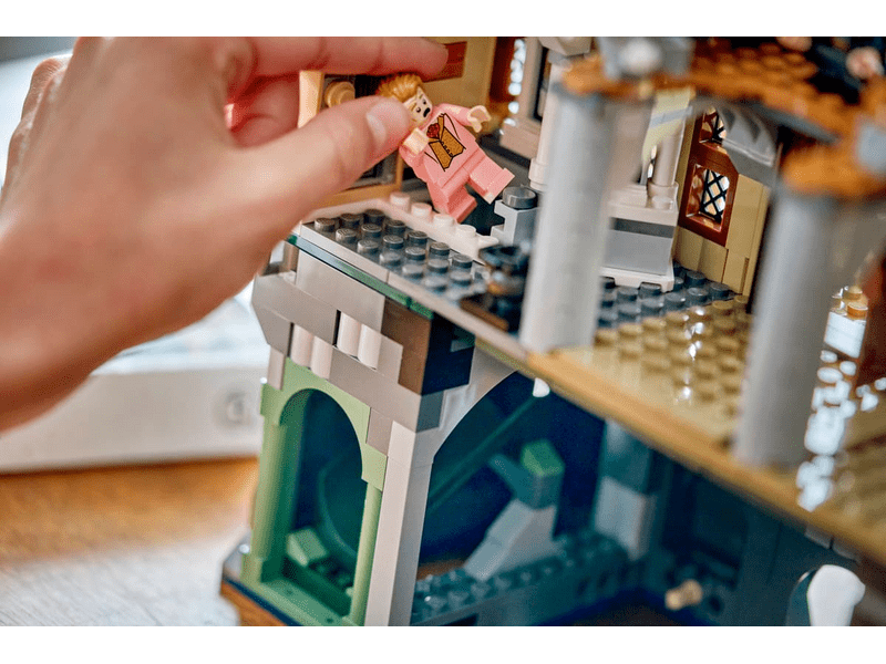 LEGO® Harry Potter™ Roxfort™ kastély: Keleti szárny (76473)