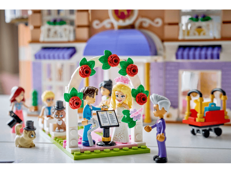 LEGO® Friends Heartlake City Grand Hotel (42704)
