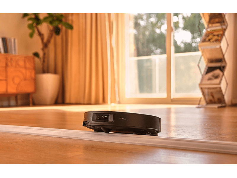 Roborock Saros Z70 robotporszívó mechanikus karral, fekete (SAROS-Z70-BL)