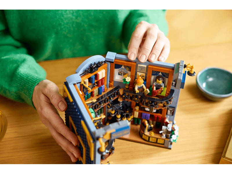 LEGO® Icons™ Könyvkuckó: Könyvesbolt (11379)