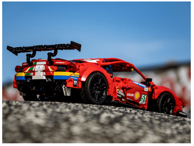 LEGO® Technic™ Ferrari 488 GTE “AF Corse #51” (42125)