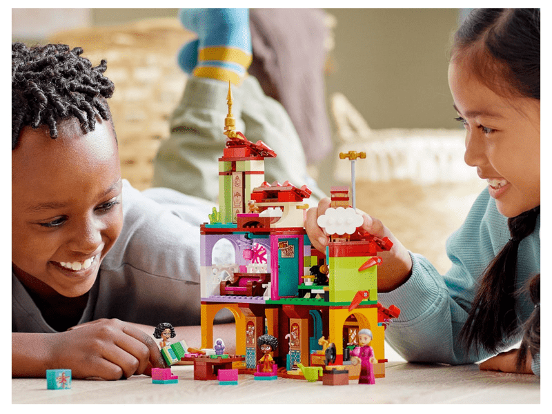 LEGO® I Disney Princess™ A Madrigal család háza (43202)