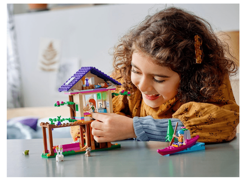 LEGO® Friends Erdei házikó (41679)