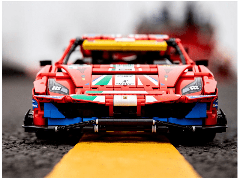 LEGO® Technic™ Ferrari 488 GTE “AF Corse #51” (42125)