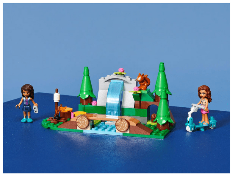 LEGO® Friends Erdei vízesés (41677)