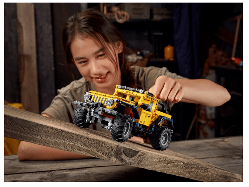 LEGO® Technic™ Jeep® Wrangler (42122)
