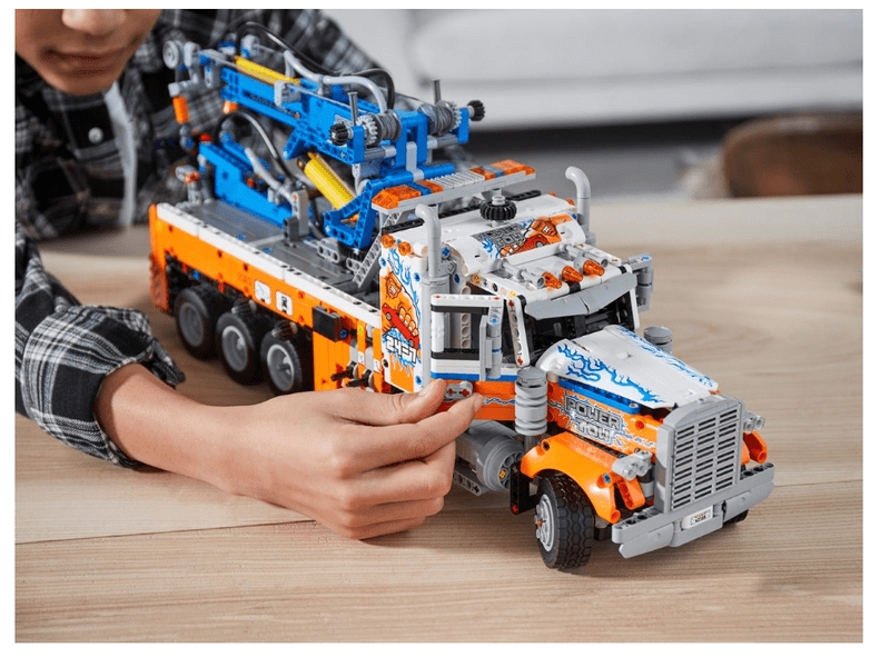 LEGO® Technic™ Nagy terherbírású vontató (42128)