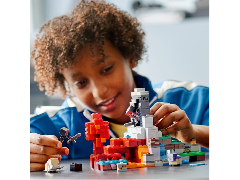 LEGO Minecraft A romos portál