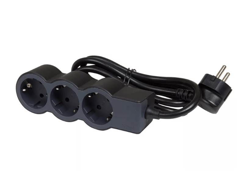 Legrand 694550 3x2P+F Standard hármas elosztó, 1,5m, 16 A