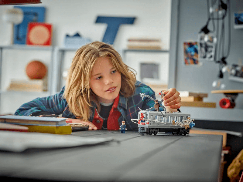 LEGO® Marvel Spider-Mana i Doca Ocka bitka vagona podzemne željeznice (76321)