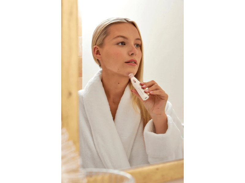 Remington WFS200 BareMe™ 2-u-1 uređaj za uklanjanje dlačica s lica