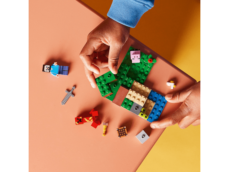 LEGO® Minecraft® A Creeper™ rajtaütés (21177)