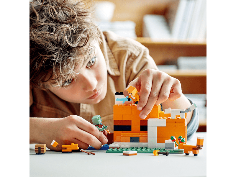 LEGO® Minecraft® Lisičja koliba (21178