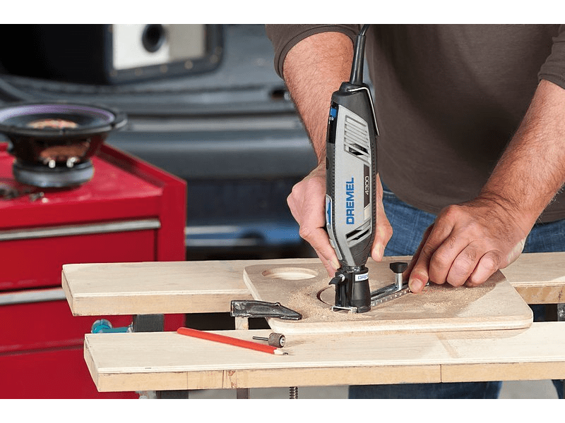 Dremel Egyenes- és körkivágó (678)