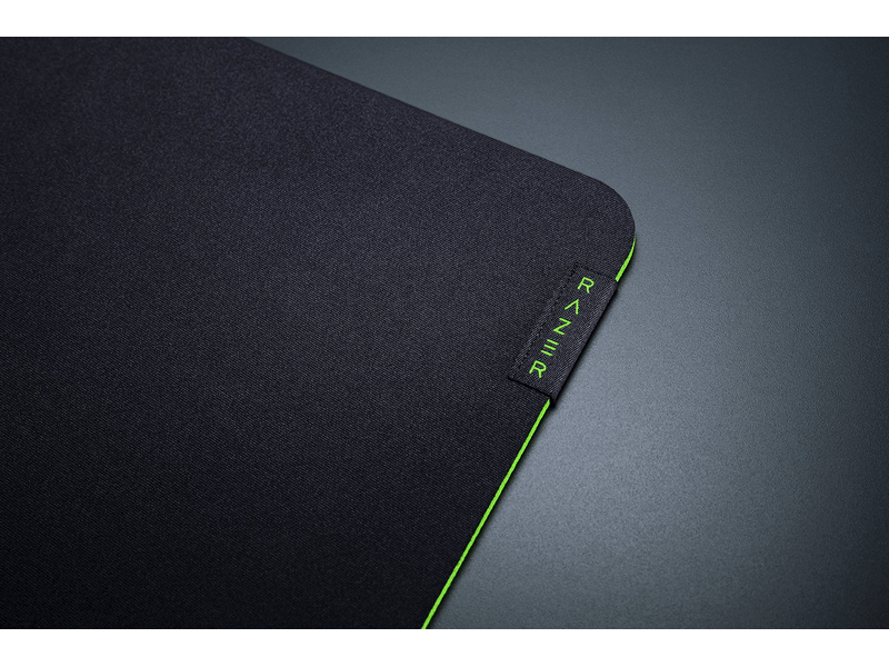 Razer Gigantus V2 Medium Gaming Egérpad (RZ02-03330200-R3M1)